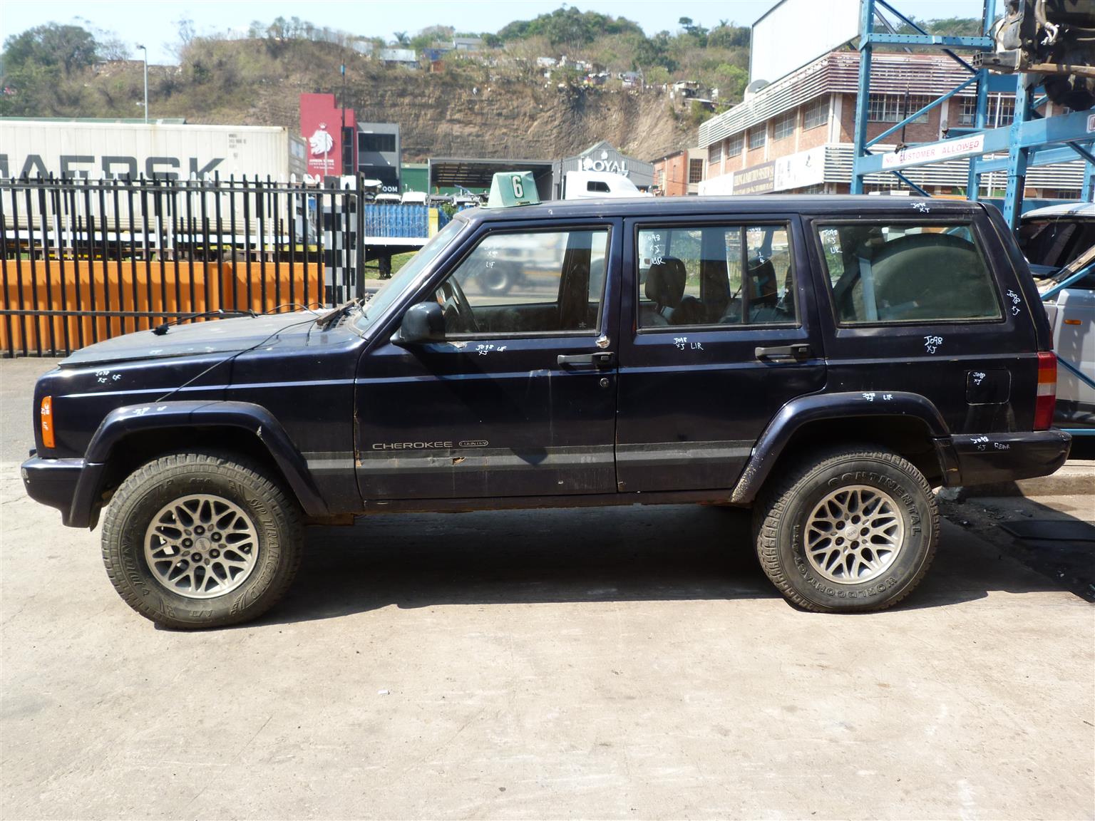 Jeep Grand Cherokee XJ 4,0 STRT 6 AT - 1999 Spares - Private Seller Jeep Grand Cherokee XJ 4,0 STRT 6 AT - 1999 Spares - Private Seller