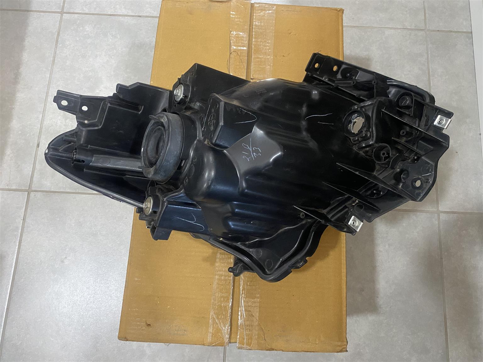 2023 SUZUKI SWIFT HEADLIGHT LEFT SIDE FOR SALE. IN PRISTINE CONDITION - Private Seller 2023 SUZUKI SWIFT HEADLIGHT LEFT SIDE FOR SALE. IN PRISTINE CONDITION - Private Seller