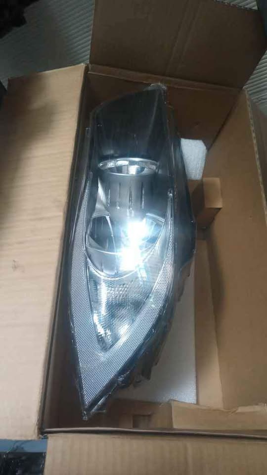 Bmw e90 headlight - Private Seller Bmw e90 headlight - Private Seller