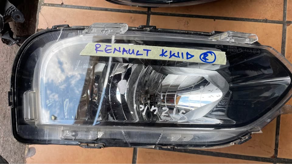 Renault Kwid headlight - Private Seller Renault Kwid headlight - Private Seller