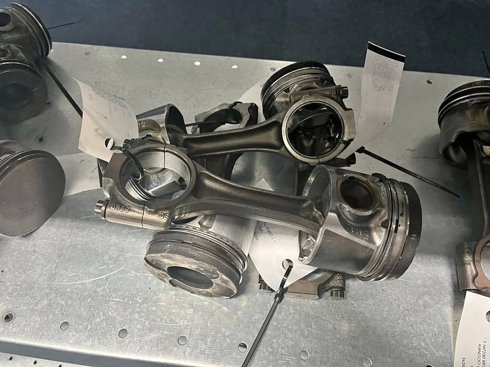 Opel Corsa 1.7 TDI Y17 Piston and Conrod (Each) - Private Seller Opel Corsa 1.7 TDI Y17 Piston and Conrod (Each) - Private Seller