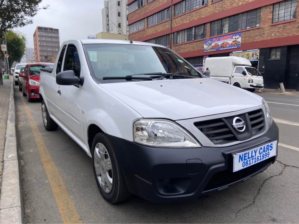 2022 Nissan np200 km