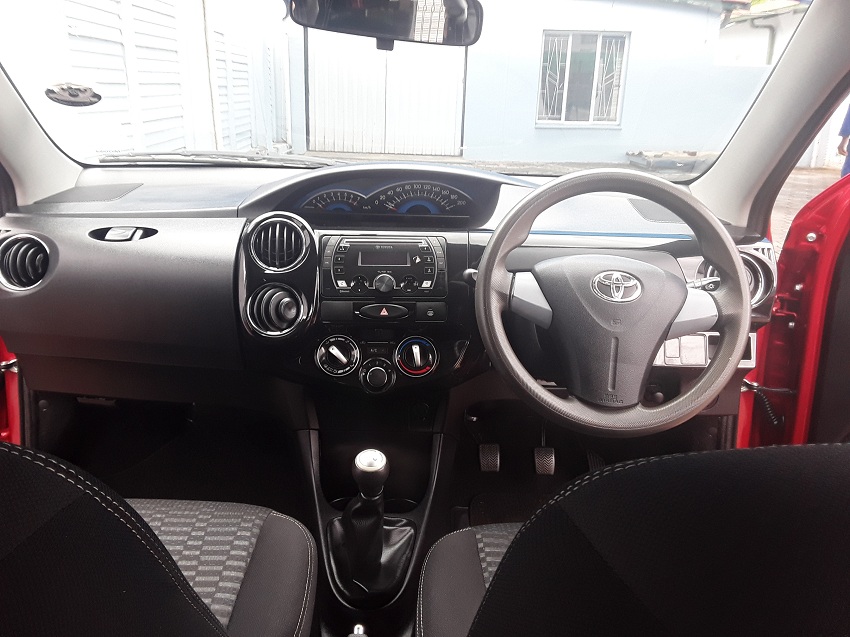 2015 Toyota Etios Cross 1.5 XS 