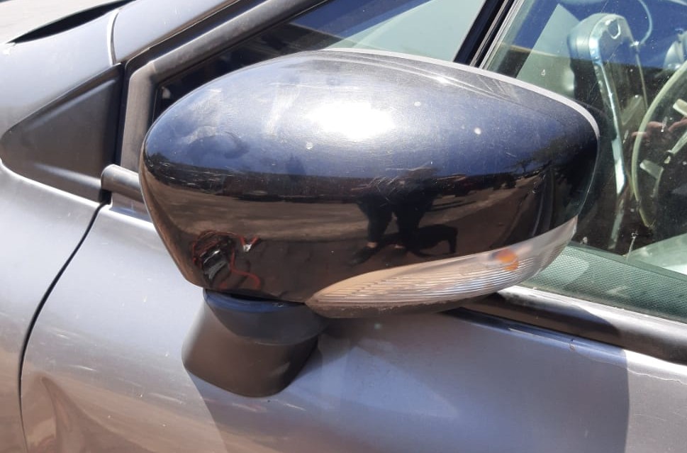 Renault Clio Used Door Mirror - Private Seller Renault Clio Used Door Mirror - Private Seller