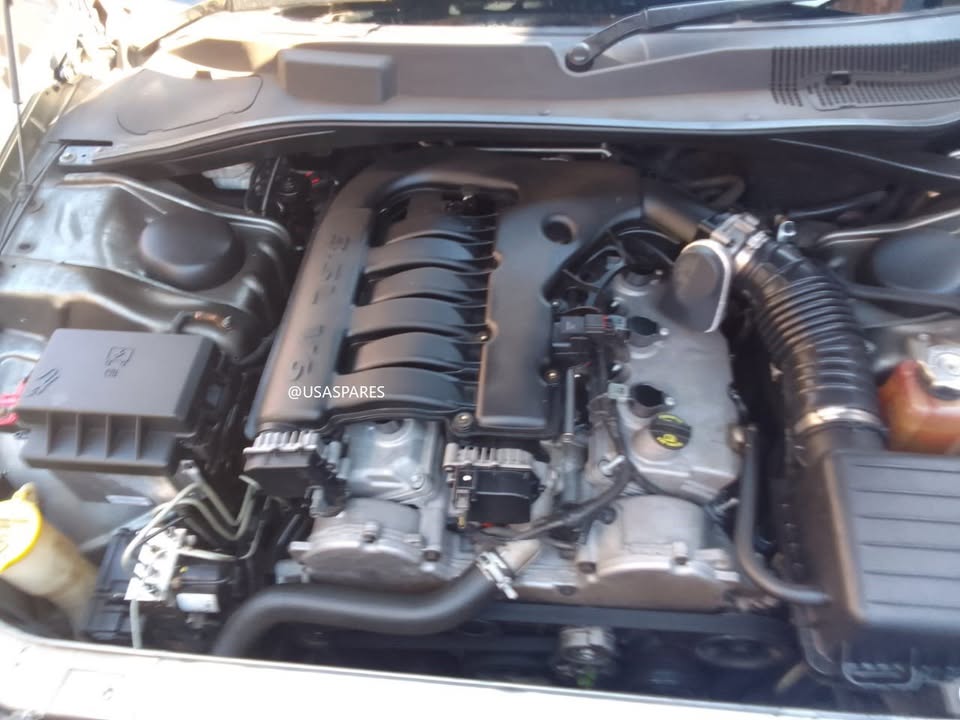 CHRYSLER 300C 3.5 SPARE PARTS AVAILABLE - Private Seller