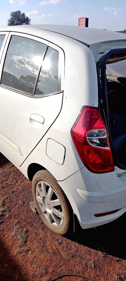 Hyundai i10 doors tail lamp - Private Seller Hyundai i10 doors tail lamp - Private Seller