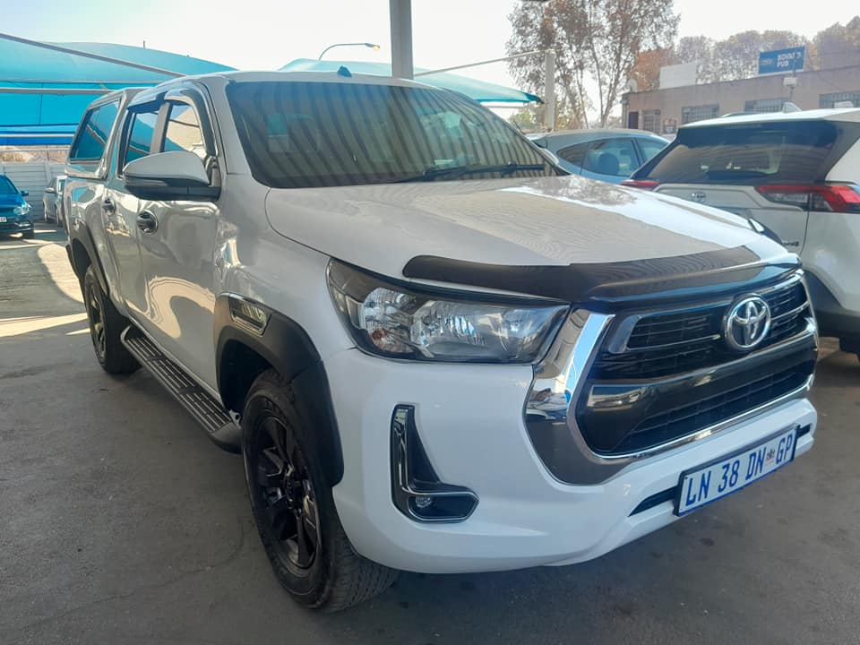 2020 TOYOTA HILUX 2.4 GD6SRX DOUBLE CAB WITH CANOPY AUTOMATIC
