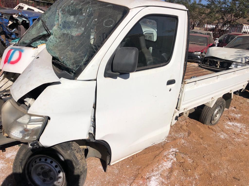 Daihatsu gran max for stripping parts only - Private Seller