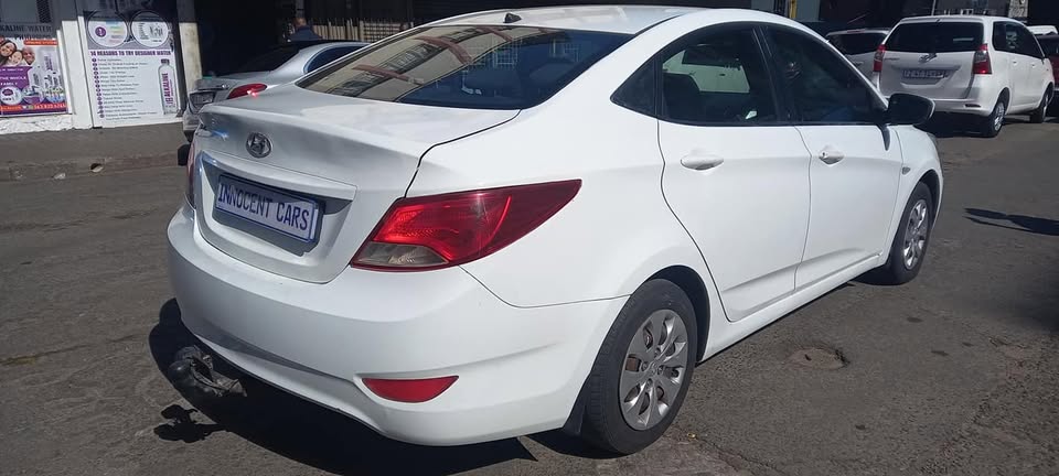 2015 HYUNDAI ACCENT 1.6 PETROL MANUAL TRANSMISSION, WHITE COLOUR, MILEAGE 97000KM