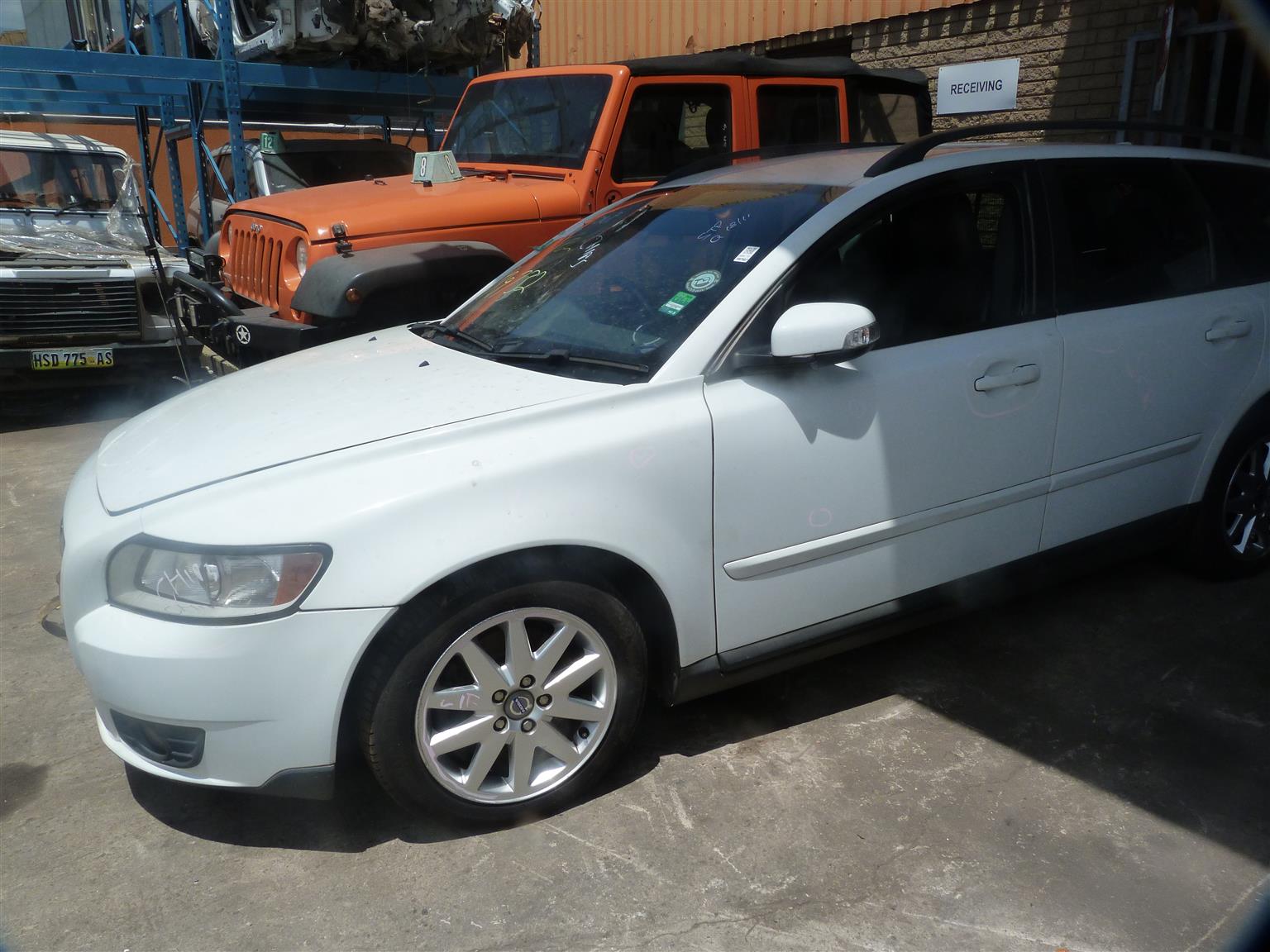 STRIPPING VOLVO V50 WHITE 2009 FOR SPARES - Private Seller STRIPPING VOLVO V50 WHITE 2009 FOR SPARES - Private Seller