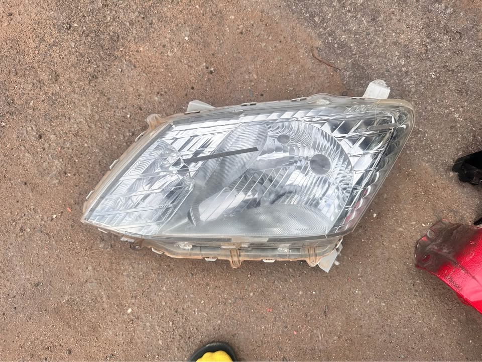 ISUZU HEADLIGHT KB250 LEFT SIDE CHROME - Private Seller ISUZU HEADLIGHT KB250 LEFT SIDE CHROME - Private Seller