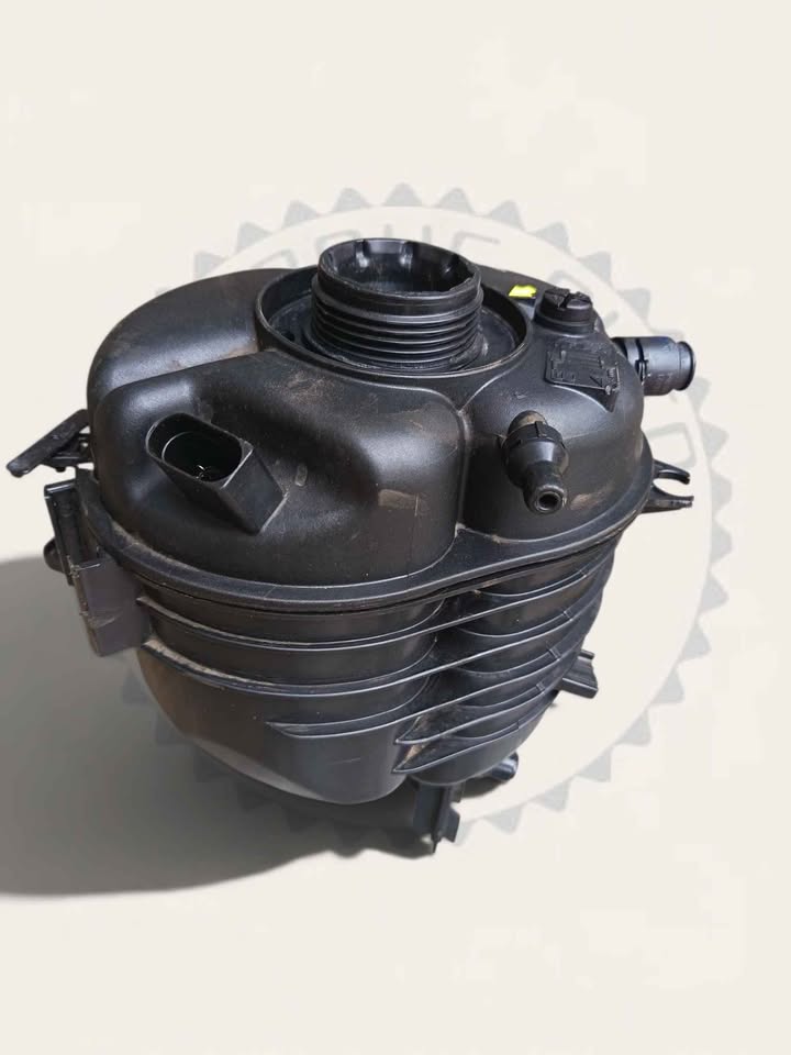 BMW COOLANT EXPANSION TANK, WATER BOTTLE, RESERVOIR FOR G20 3 SERIES, G22, G23, G26 4 SERIES AND  G4 - Private Seller