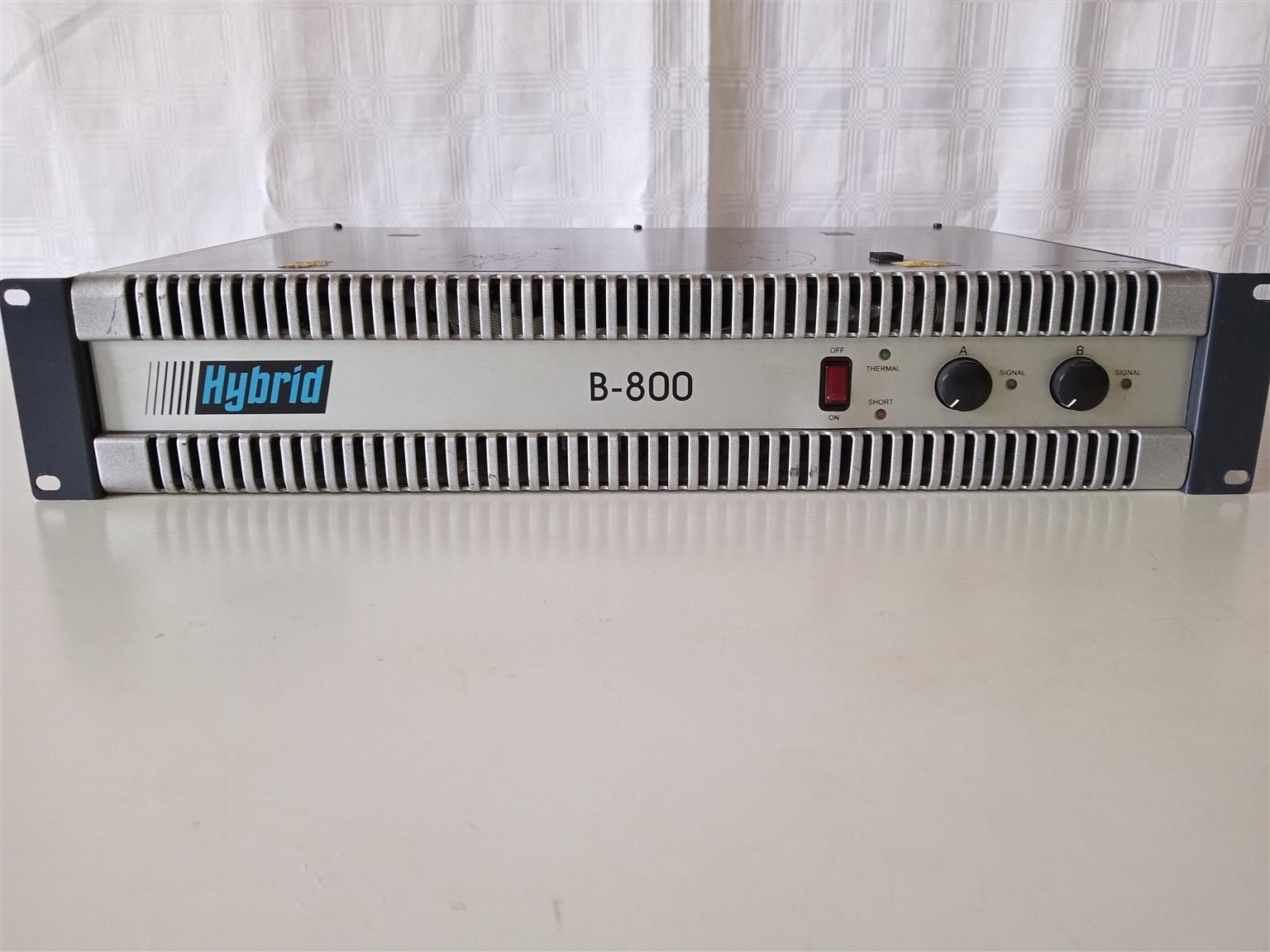 Hybrid B800 Power Amplifier Hybrid B800 Power Amplifier