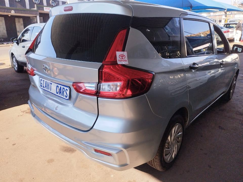 Toyota Rumion 1.5  7 seats