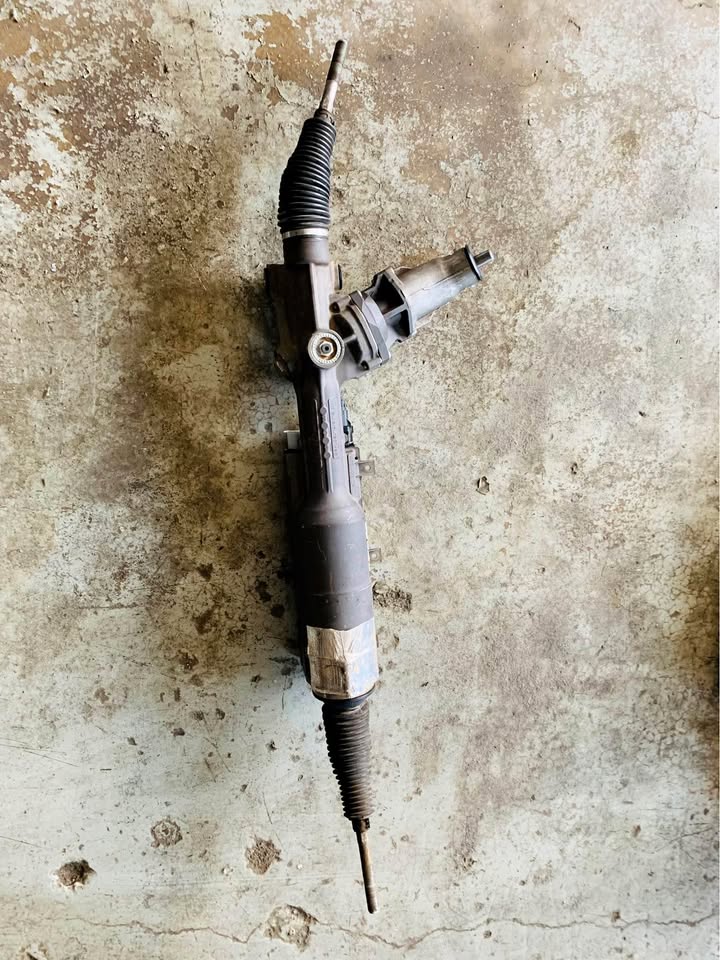 Porsche Macan Power Steering Rack 2015-2018 - Private Seller Porsche Macan Power Steering Rack 2015-2018 - Private Seller