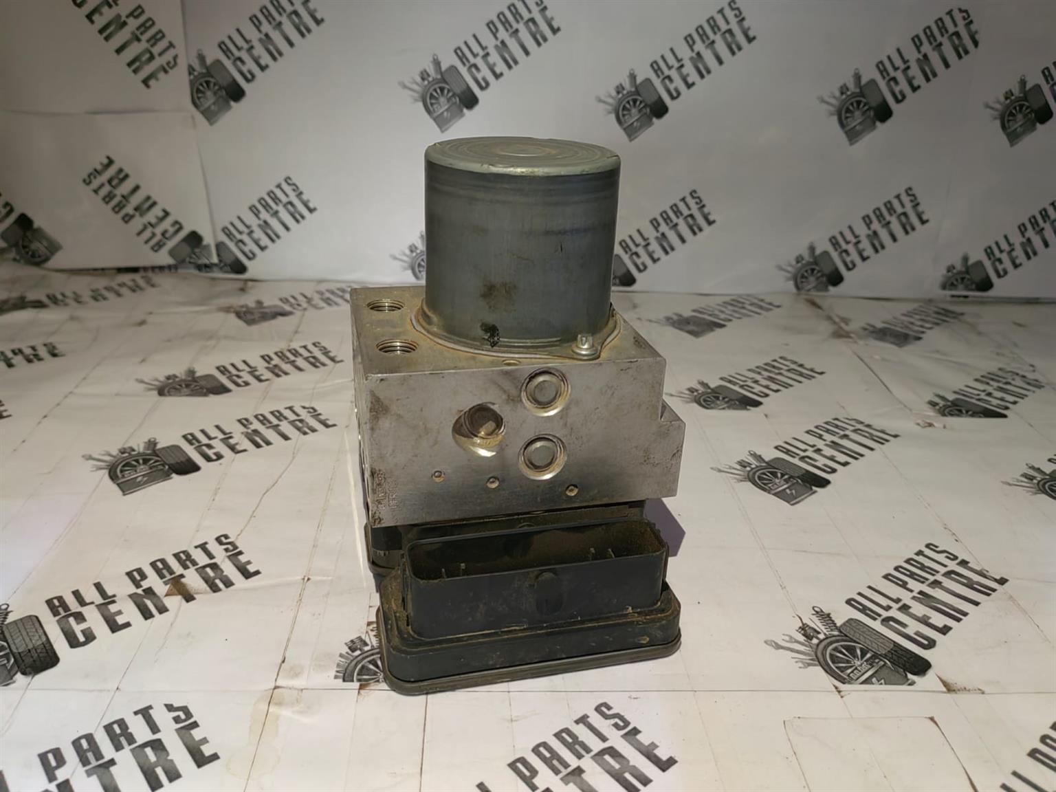 Now for sale: Land Rover Range Rover Sport ABS pump – Used - Private Seller