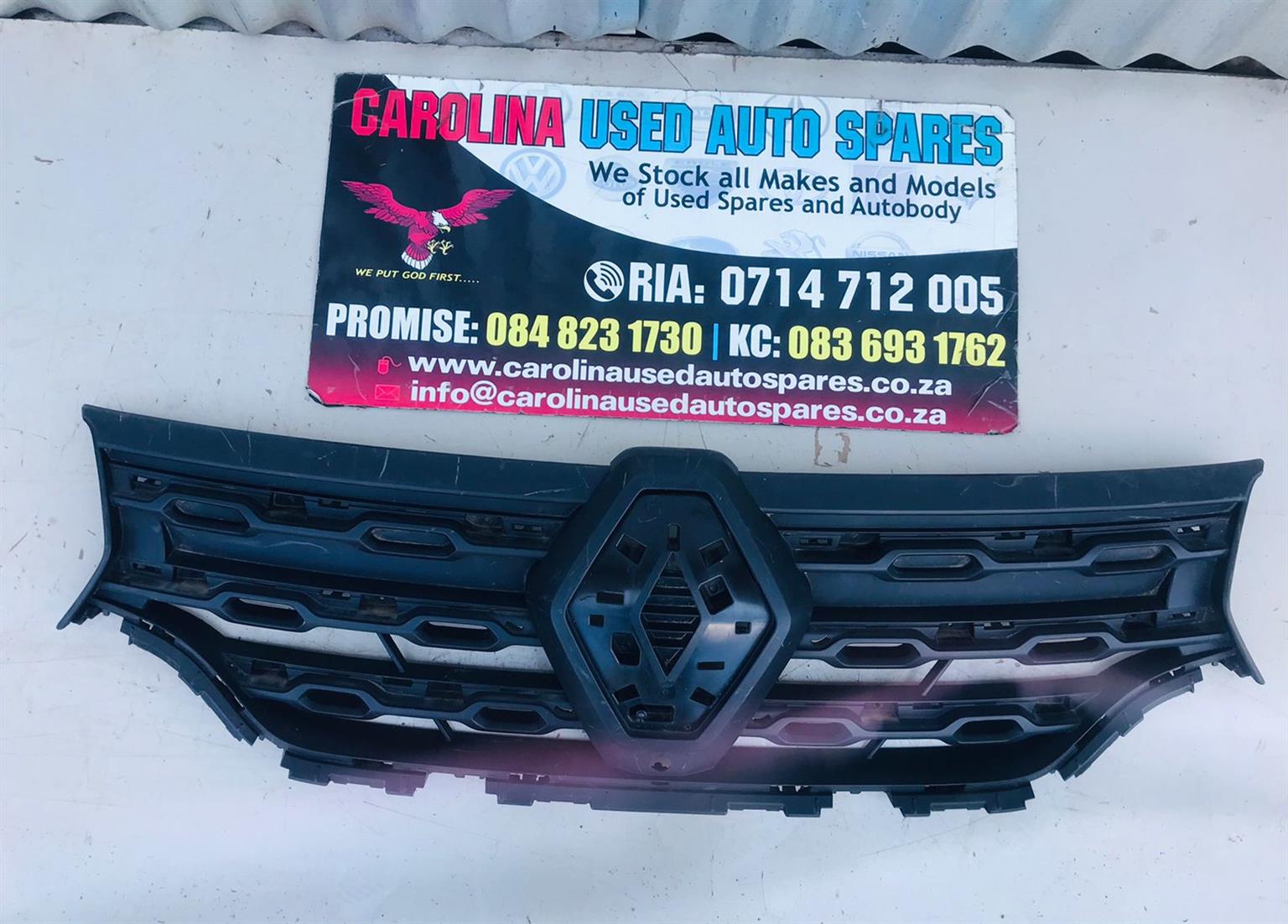 Renault Duster radiator grill (no trimming) - Private Seller Renault Duster radiator grill (no trimming) - Private Seller