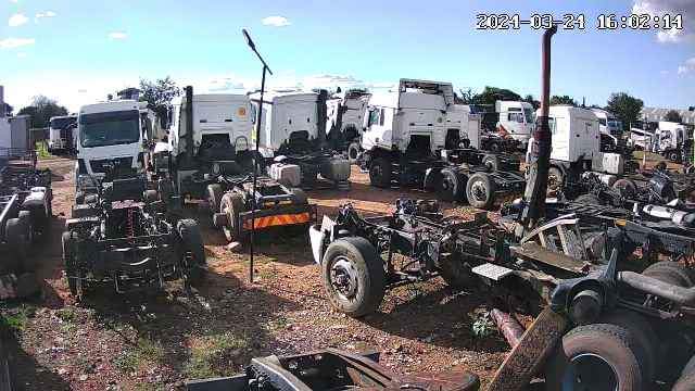 Truck diffs,steer axles&gearboxes available