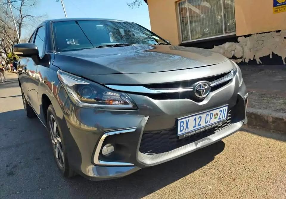 2023 TOYOTA STARLET 1.5 XS MANUAL WITH SERVICE BOOK AND REVERSE SENSORS
