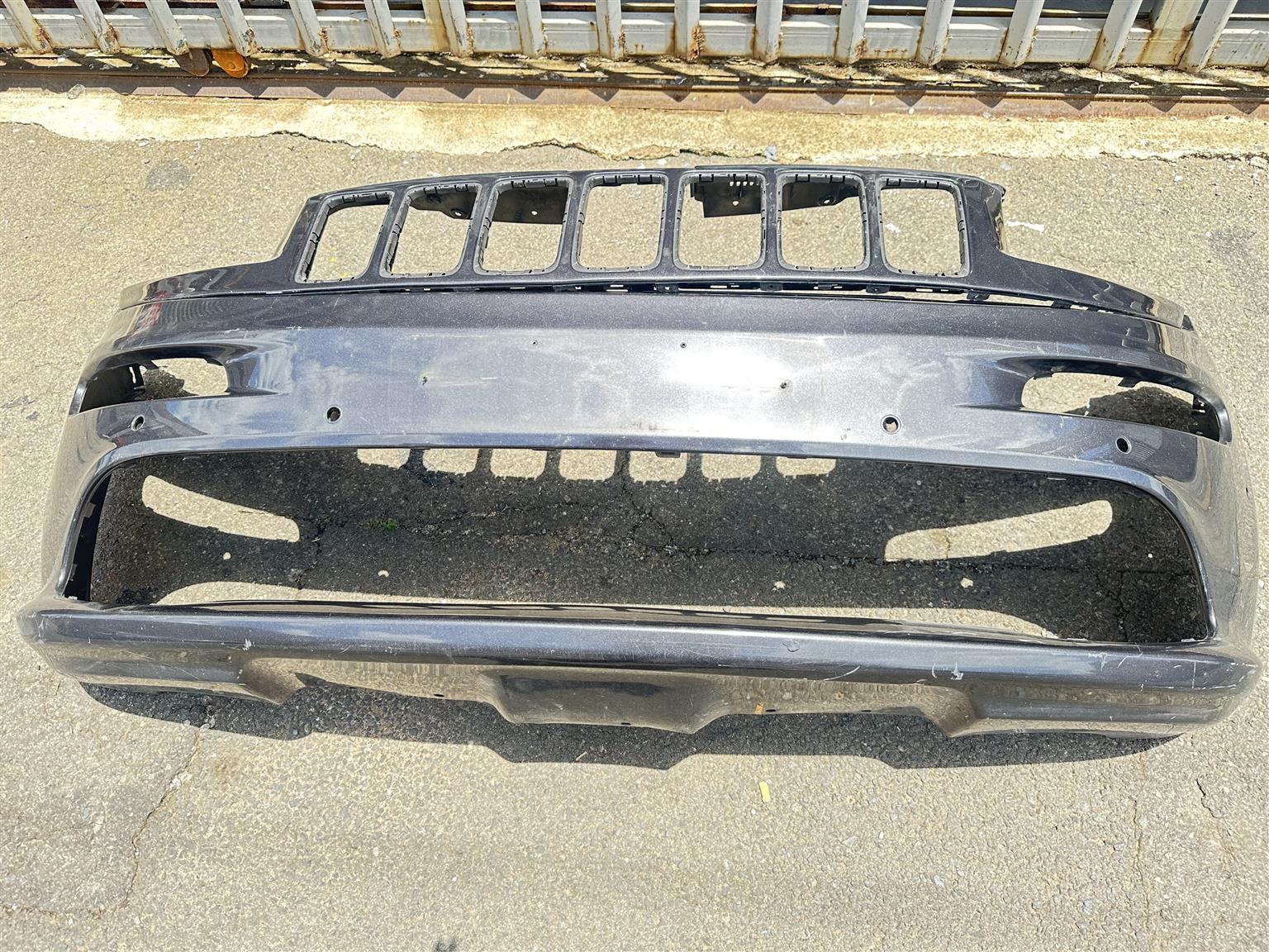 Jeep Cherokee SRT SRT8 Front Bumper - Private Seller Jeep Cherokee SRT SRT8 Front Bumper - Private Seller