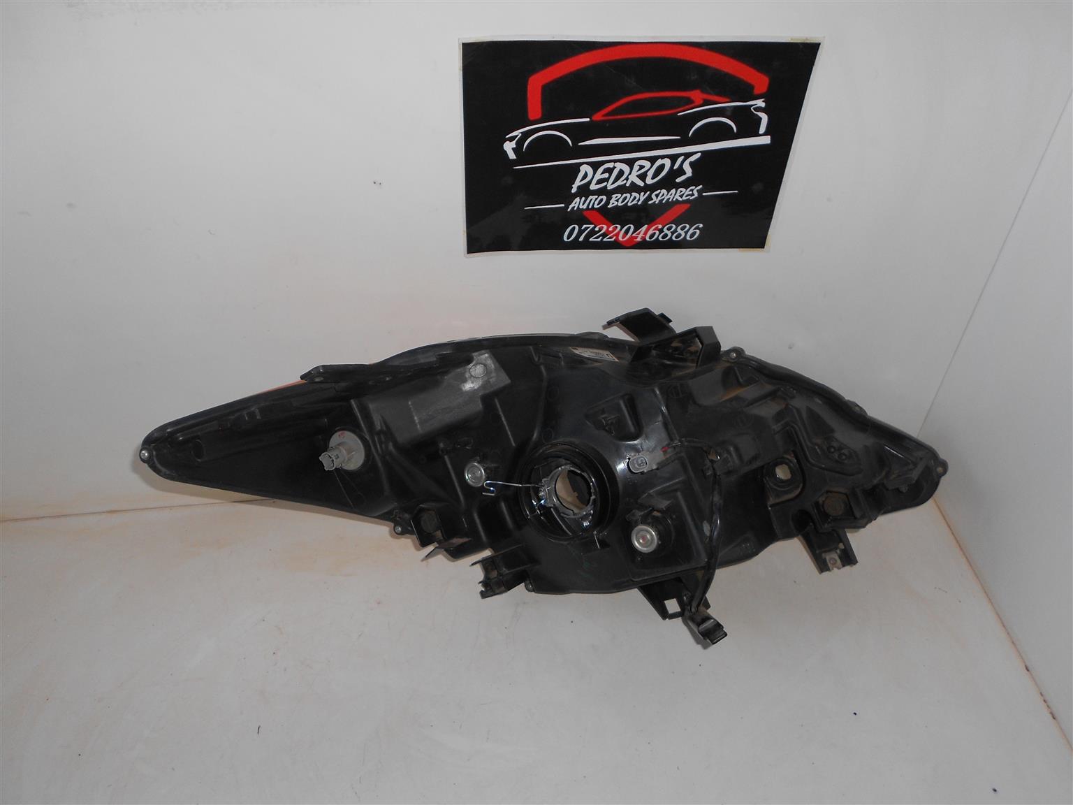 Mazda BT-50 Left headlight