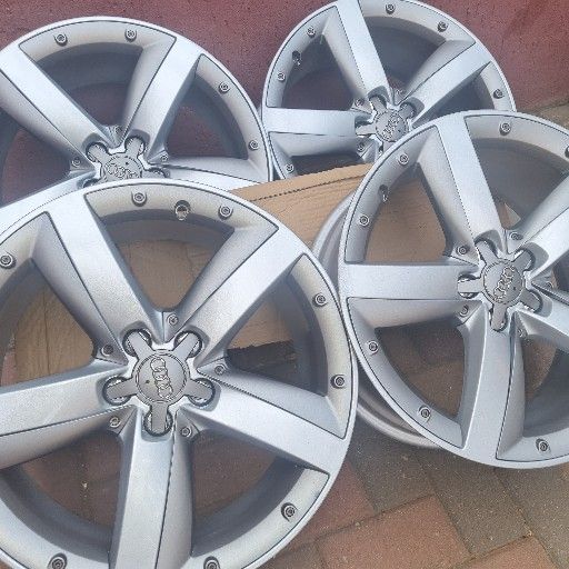 AUDI A1 17INCH MAGS 5X100 - Private Seller AUDI A1 17INCH MAGS 5X100 - Private Seller
