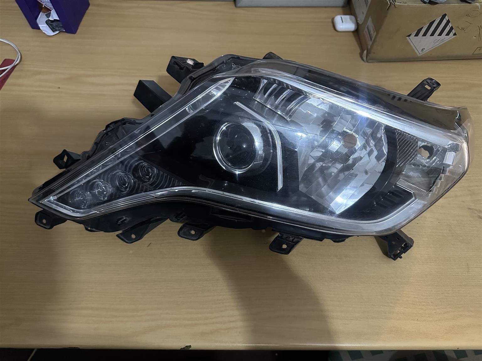 Toyota Landcruiser Prado Headlight - Private Seller Toyota Landcruiser Prado Headlight - Private Seller