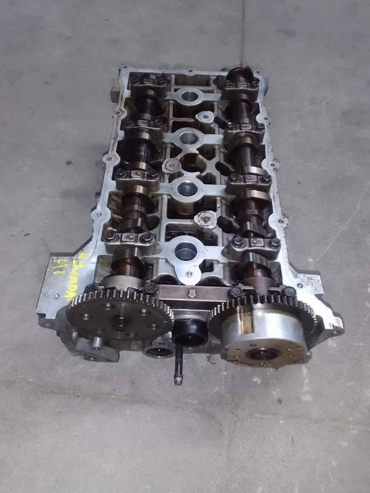 Hyundai H1 2.4 G4KG Cylinder head - Private Seller Hyundai H1 2.4 G4KG Cylinder head - Private Seller