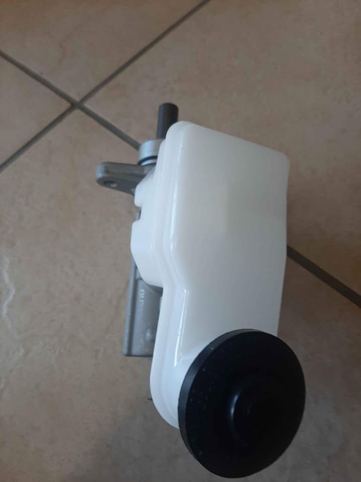 TOYOTA AVANZA BRAKE MASTER CYLINDER. BRAND NEW.