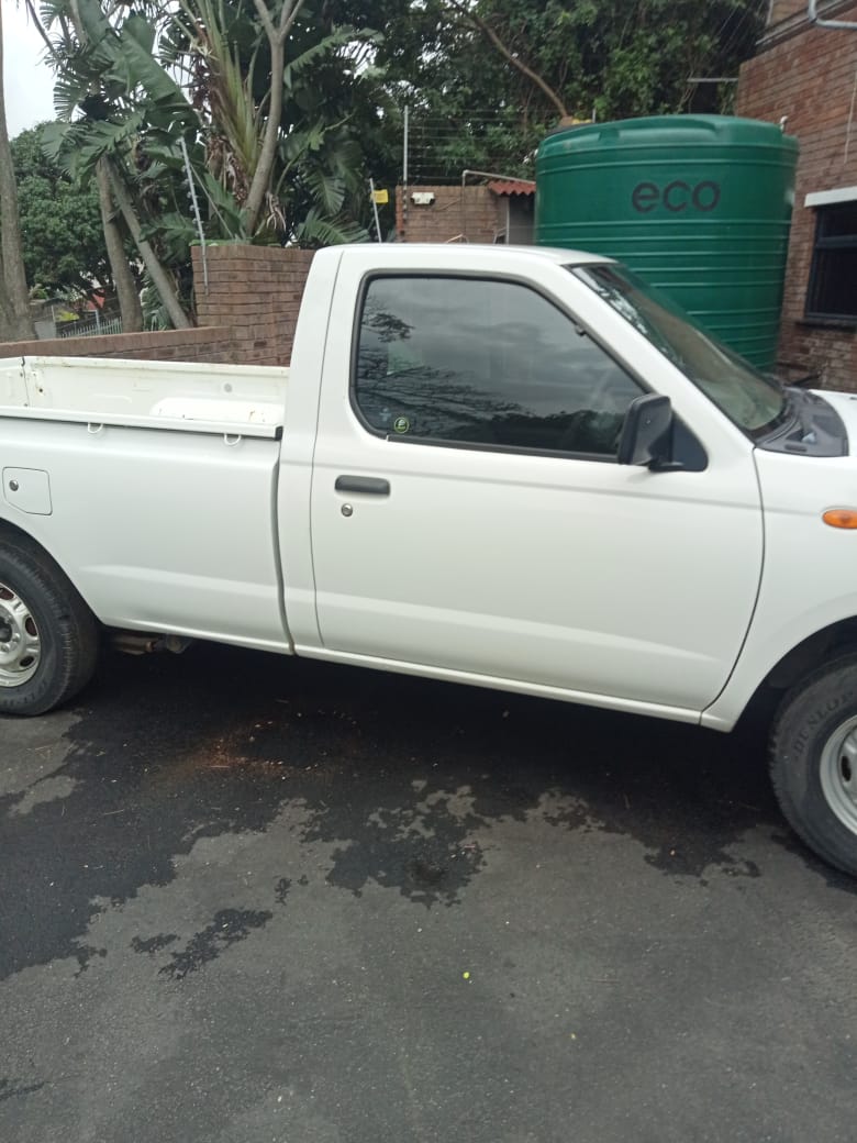 Used 2019 Nissan NP300 Hardbody 2.5TDi (aircon) - Private Seller Used 2019 Nissan NP300 Hardbody 2.5TDi (aircon) - Private Seller