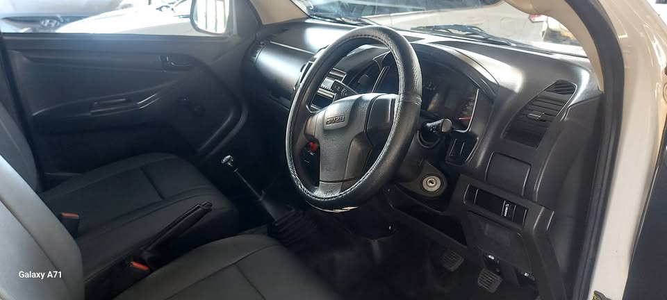 Isuzu Kb Series KB250 Single Cab with Canopy Manual Diesel