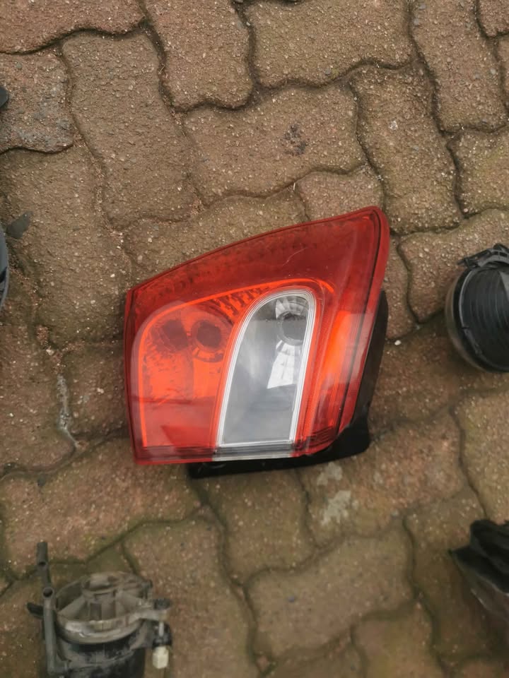 Suzuki Sx4 left taillight - Private Seller Suzuki Sx4 left taillight - Private Seller