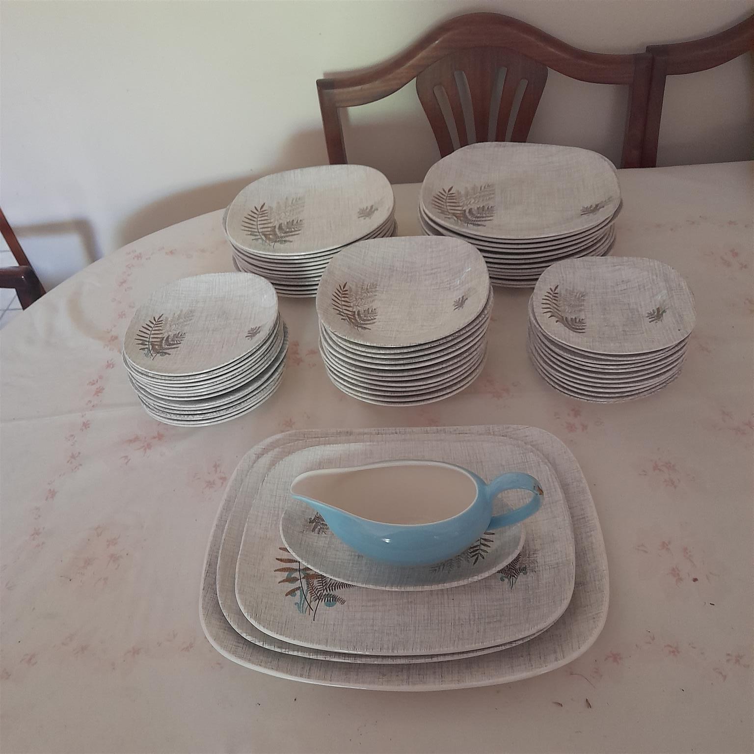 J&G Myeakin 62 pce  dinner service rock fern pattern retro 1955 J&G Myeakin 62 pce  dinner service rock fern pattern retro 1955
