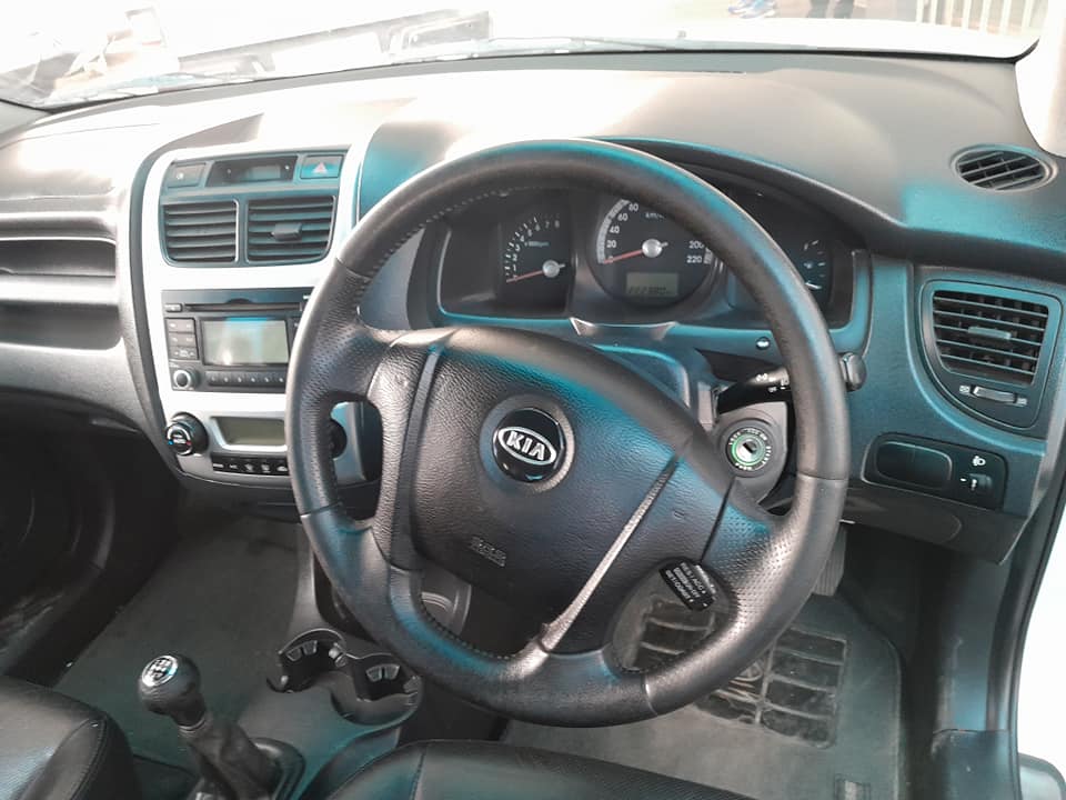 2010 KIA SPORTAGE 2.0 MANUAL