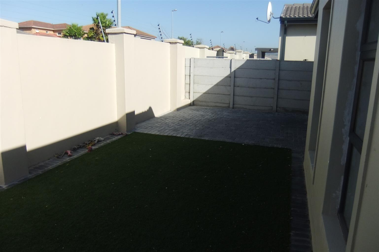 Sonkring, Brackenfell 3 Bedroom house To Let Junk Mail