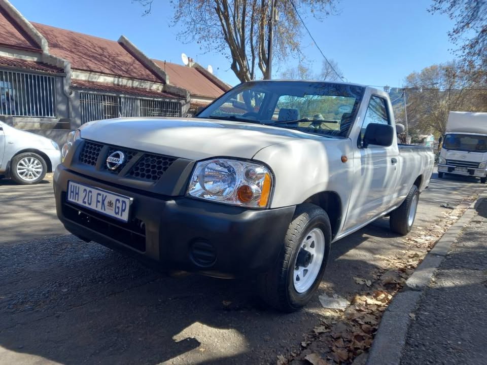 2017 NISSAN NP300 HARDBODY SINGLE CAB PETEOL, MANUAL, WHITE,