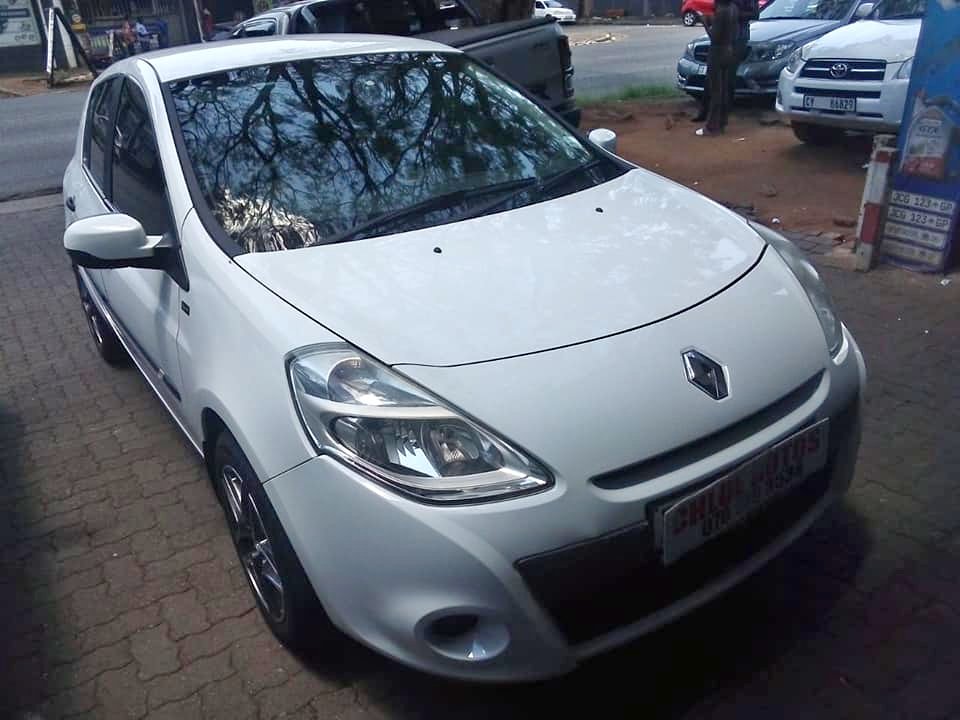 2012 RENAULT CLIO 1.4 DYNAMIC MANUAL PETROL WHITE SPARE KEY SERVICE BOOK  118.000KM.