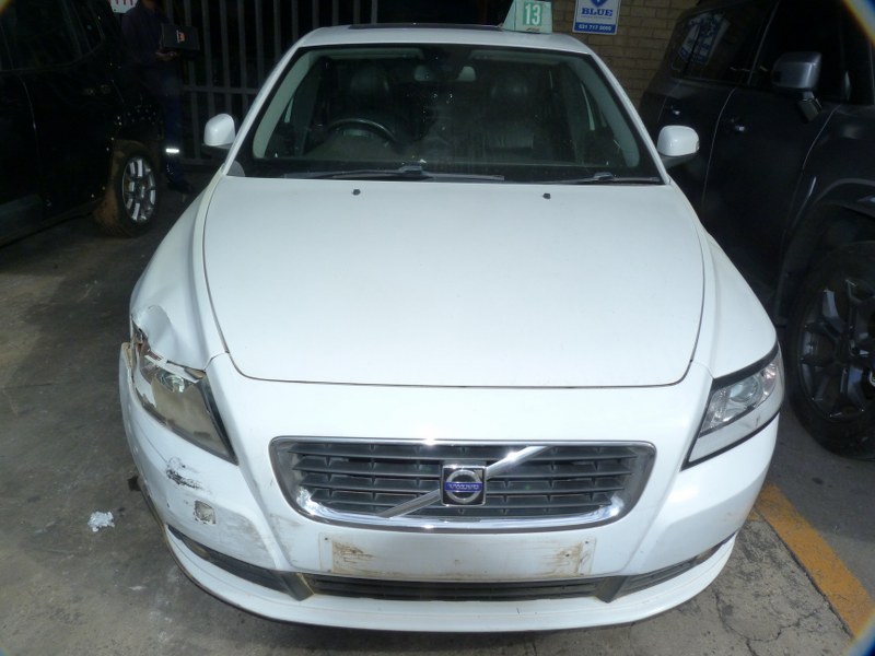 Volvo S40 2.0 Manual B4204S3 White - 2008 SPARESBOYZ STRIPPING FOR SPARES - Private Seller Volvo S40 2.0 Manual B4204S3 White - 2008 SPARESBOYZ STRIPPING FOR SPARES - Private Seller