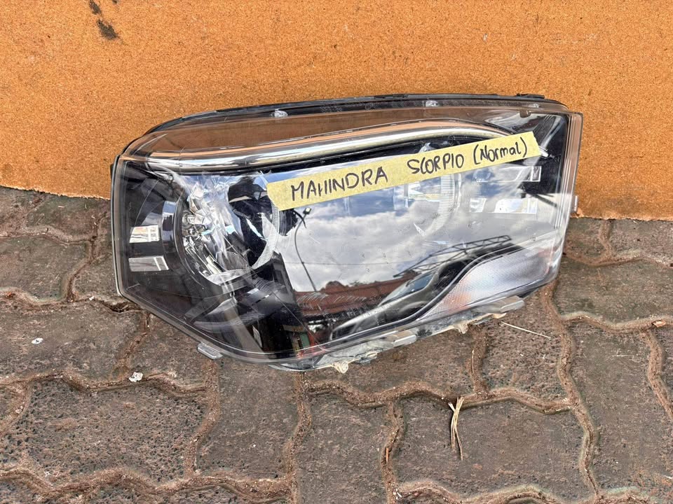 Mahindra Scorpia Headlight - Private Seller Mahindra Scorpia Headlight - Private Seller