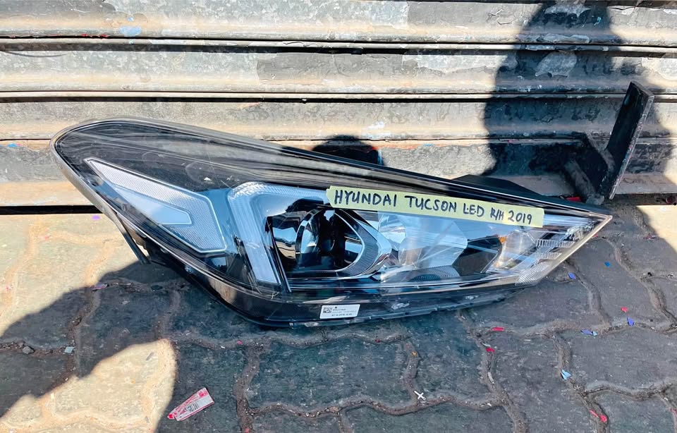 Hyundai Tucson LED headlight 2019 - Private Seller Hyundai Tucson LED headlight 2019 - Private Seller