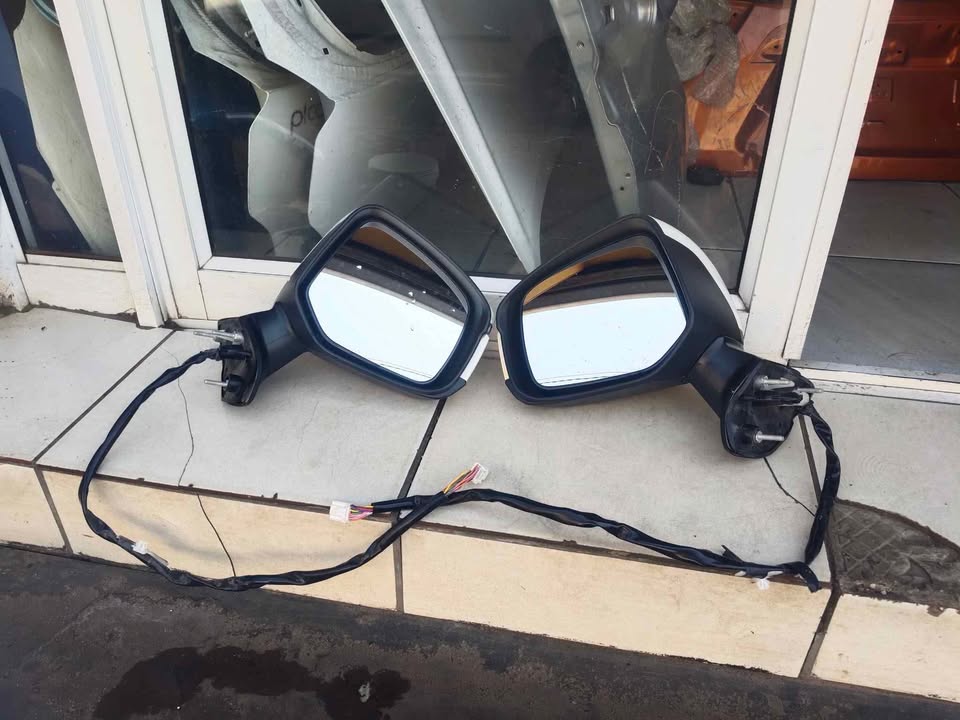 Toyota Landcruiser L C300 2024 side mirrors - Private Seller Toyota Landcruiser L C300 2024 side mirrors - Private Seller
