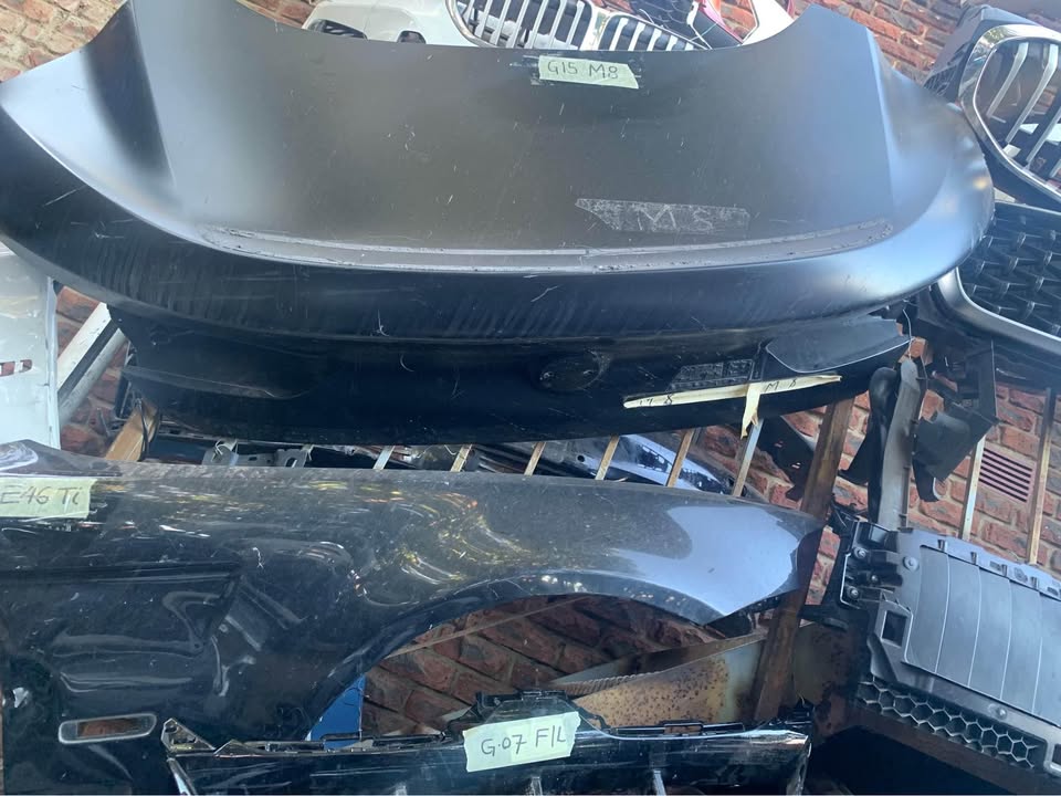 BMW G15 M8 boot lid