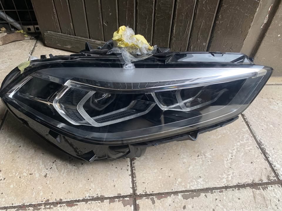 BMW F40 headlight