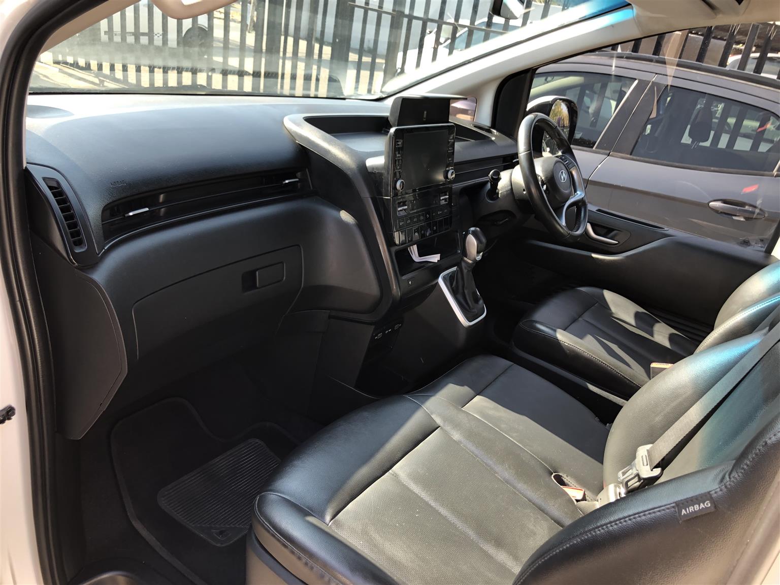 2021 Hyundai Staria 2.2D Executive 11-seater Auto For Sale