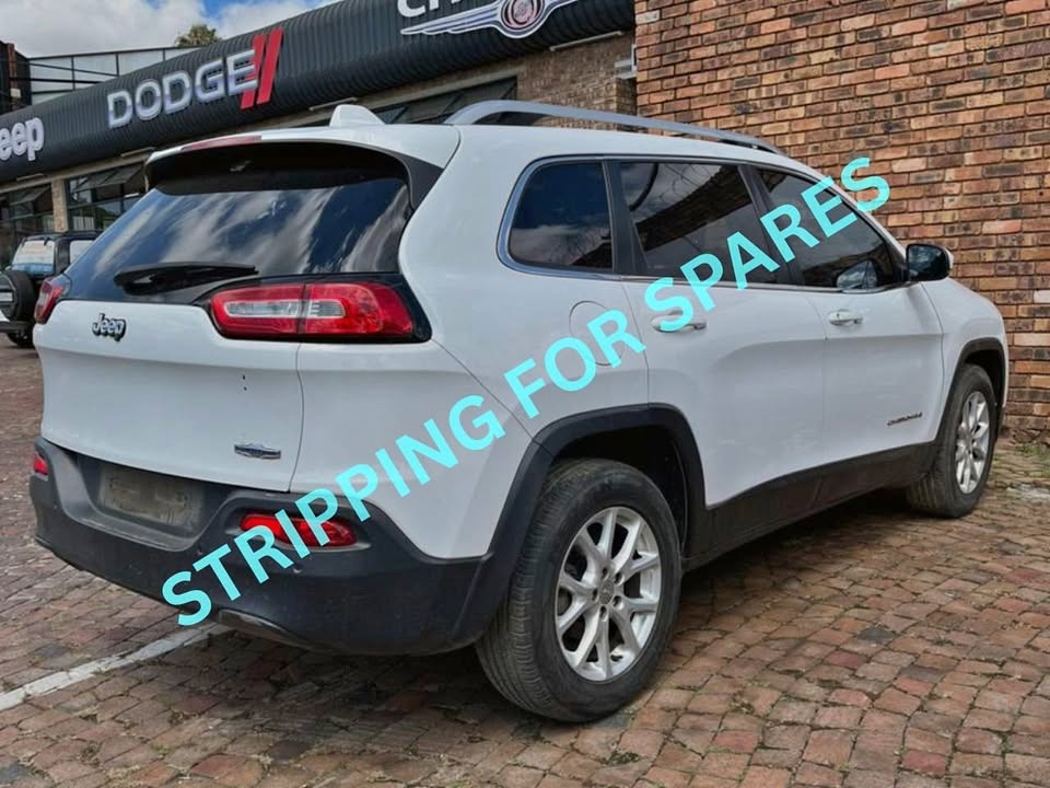 Jeep Cherokee 2.4 KL Spare parts Available in stock - Private Seller Jeep Cherokee 2.4 KL Spare parts Available in stock - Private Seller