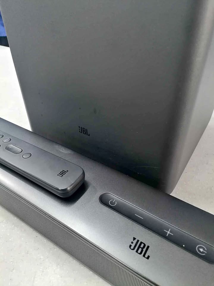 JBL 2.1 SOUNDBAR AND SUB WOOFER JBL 2.1 SOUNDBAR AND SUB WOOFER