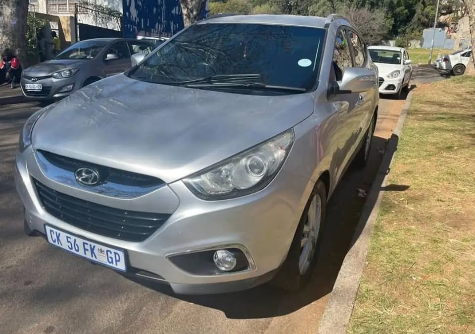 2013 HYUNDAI IX35 2.0 AUTOMATIC TRANSMISSION WITH LEATHER SEATS IN EXCELLENT CONDITION