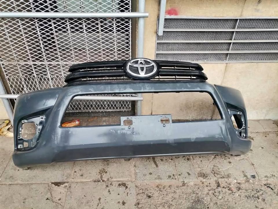 Toyota Hilux Gd6 Front Bumper And Grille 2016 to 2019 Used Auto Body Spare Part - Private Seller Toyota Hilux Gd6 Front Bumper And Grille 2016 to 2019 Used Auto Body Spare Part - Private Seller