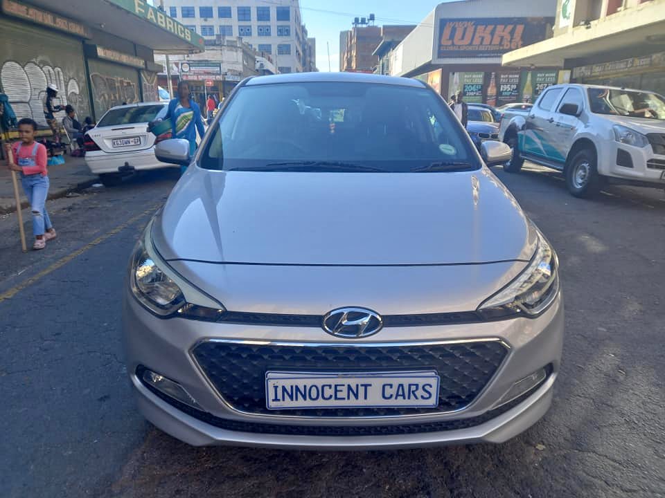 2017 HYUNDAI i20 1.2 PETROL, AUTOMATIC TRANSMISSION, SILVER COLOR