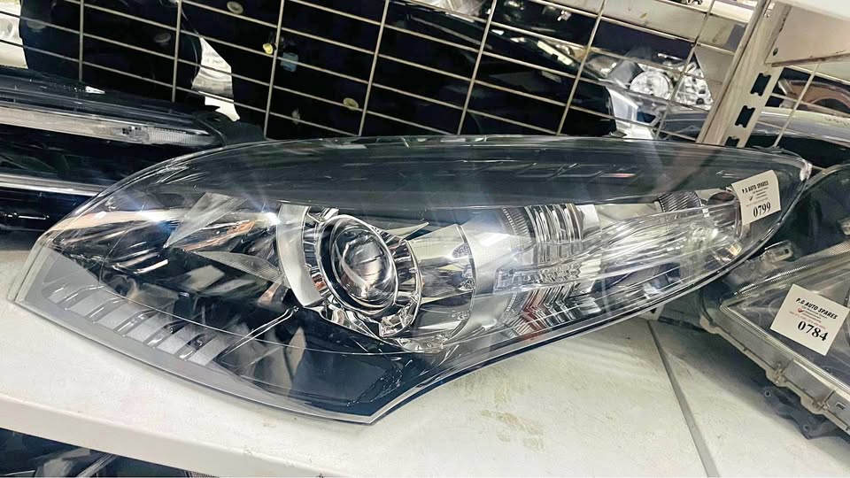 RENAULT MEGANE III Coupe headlight 2008/15 - Private Seller RENAULT MEGANE III Coupe headlight 2008/15 - Private Seller